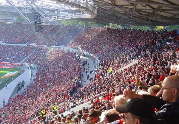 Fussballstadion