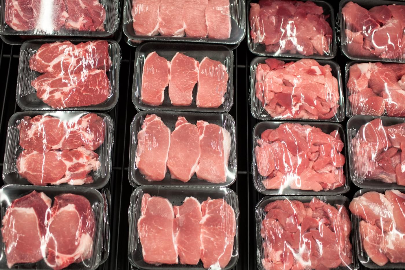 BVerpacktes Fleisch im Supermarkt